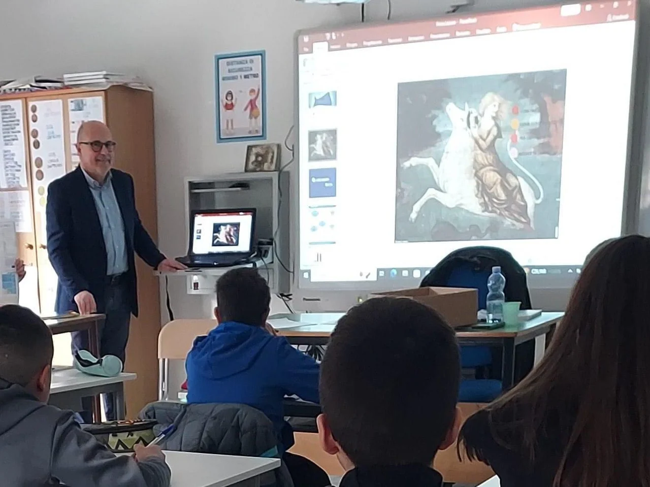 Un incontro di formazione con gli studenti del Gerrei in classe